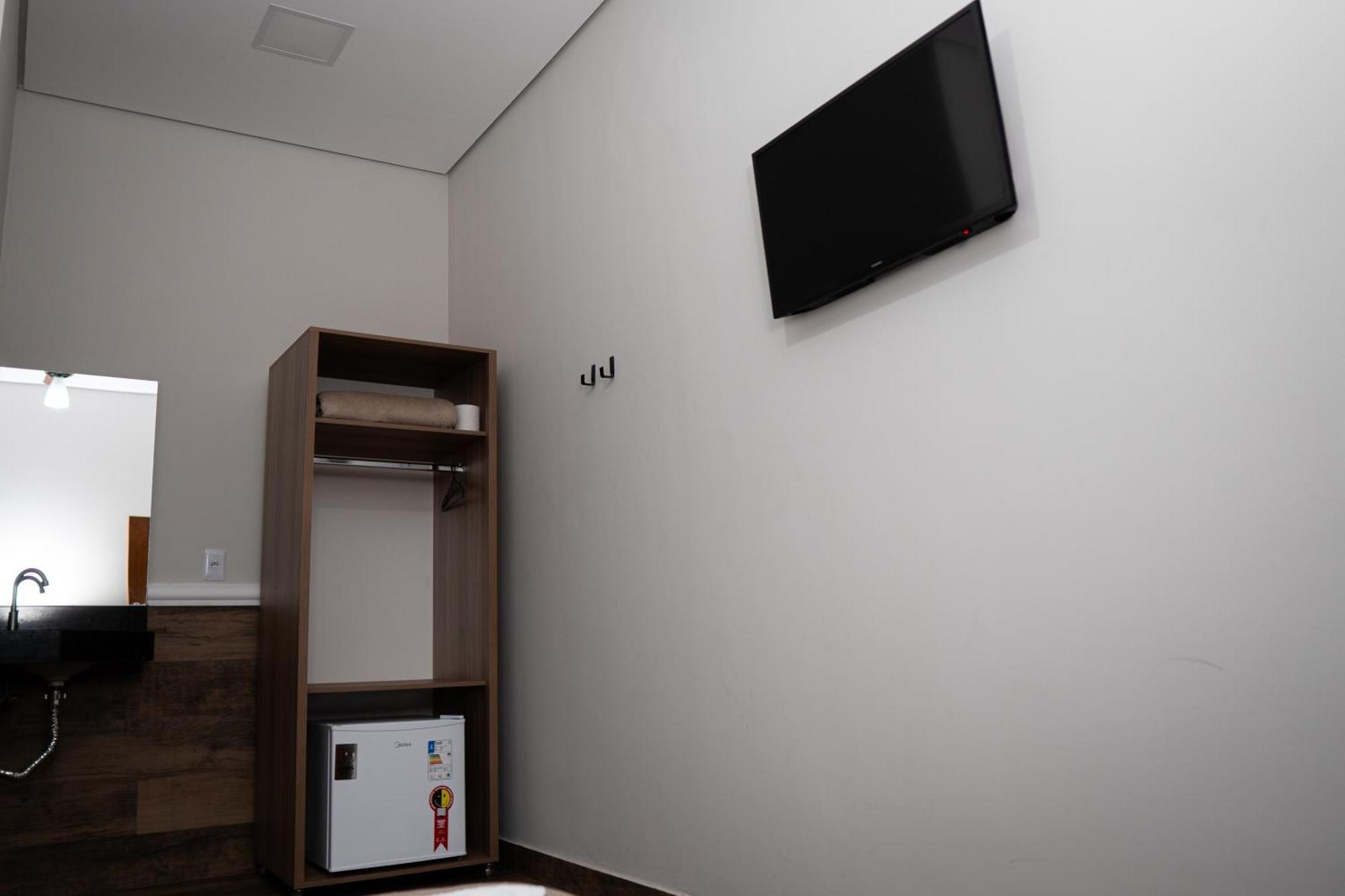 Hotel Nixon Proximo, Rodoviaria, Prefeitura E A Matriz Central Itaí Kültér fotó