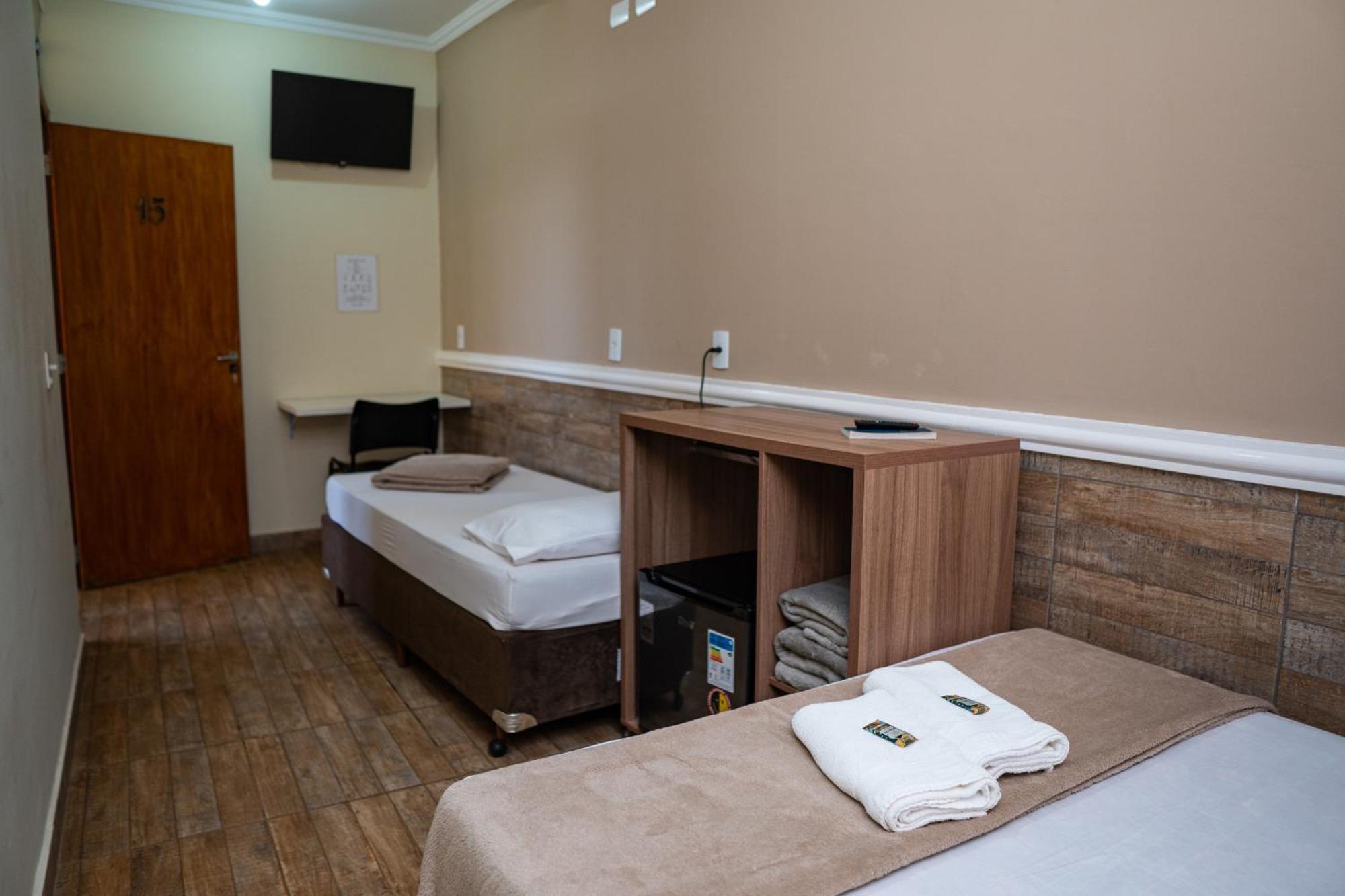 Hotel Nixon Proximo, Rodoviaria, Prefeitura E A Matriz Central Itaí Kültér fotó